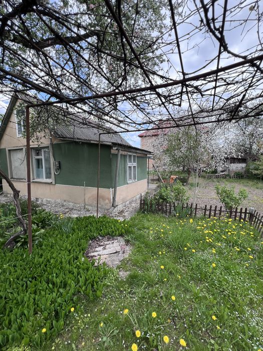 Продаж дачі  з усіма комунікаціями 37000$