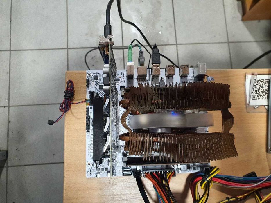 Матер плата s2011v4 X99 с 24-х поточн E5-2680v4, 16 Гб DDR4 .