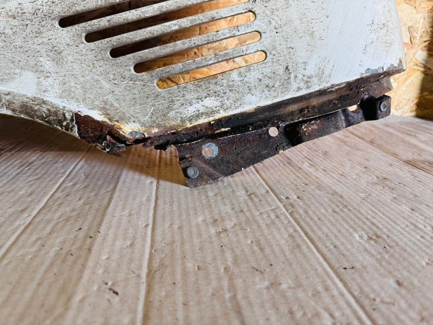 Крило переднє праве квадрат Volkswagen T4 1990-2003