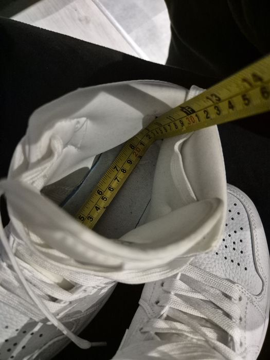 Nice Buty Jordan 1 Mid 37.5