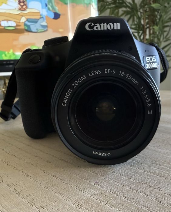 Canon EOS 2000D