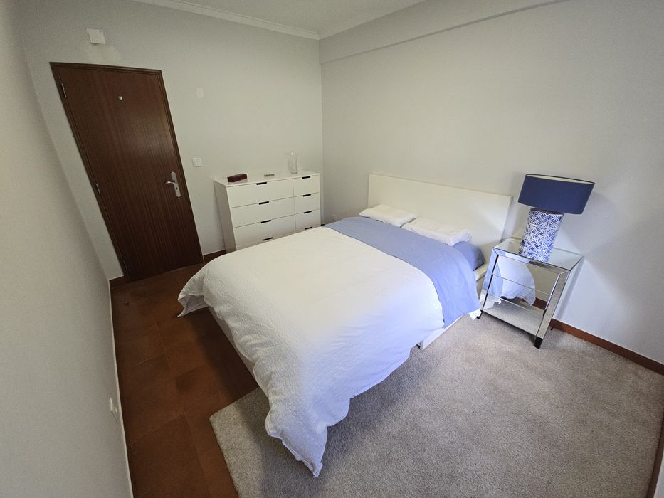 Quarto aluga-se em Carcavelos