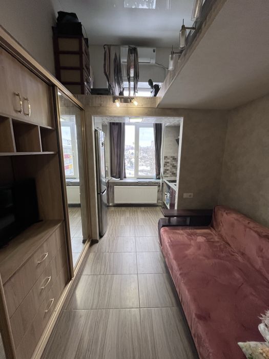 Продам дворівневу квартиру-гостинку