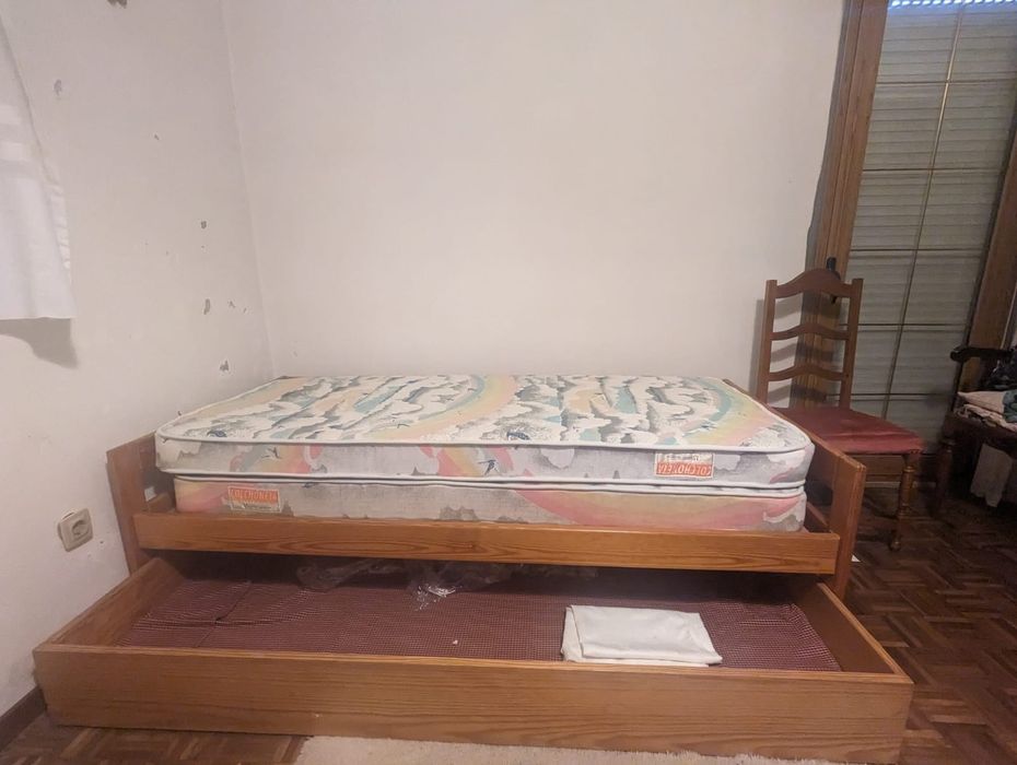 Mobília de quarto com secretária