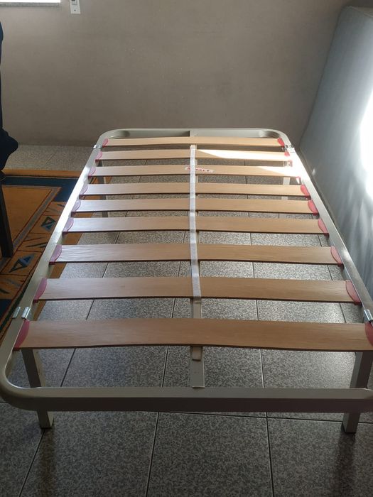 4Estrados e 1colchão