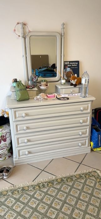 Cómoda de madeira restaurado