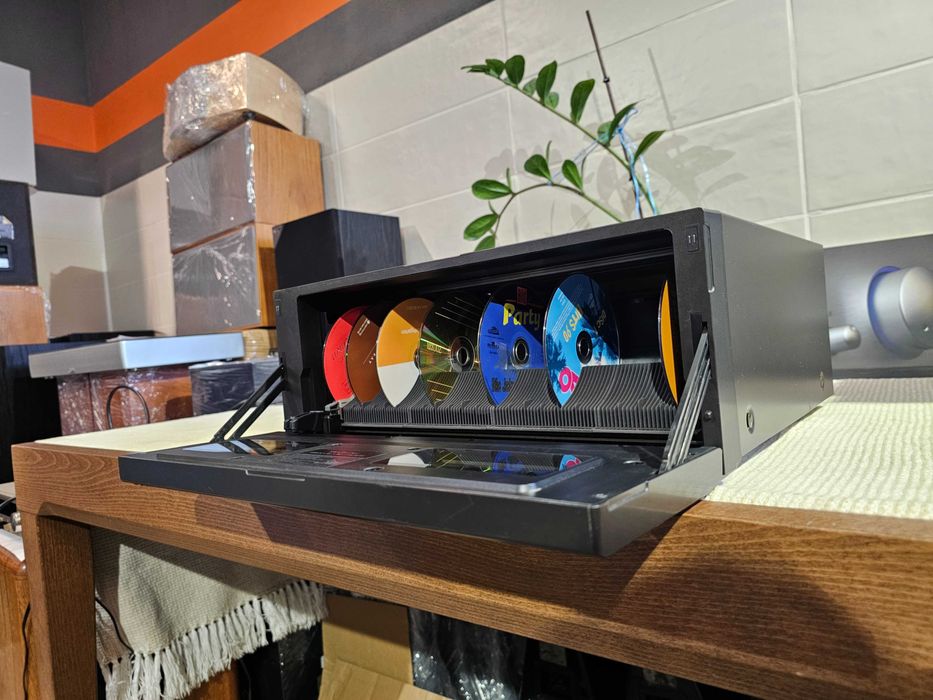 CD-чейнджер Technics SL-MC400 111 дисків