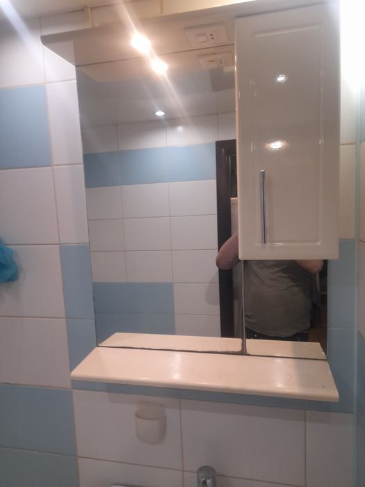 Комплект мебели для ванной.