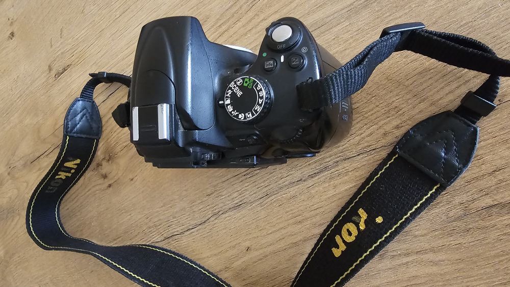 Nikon D5000 body + akcesoria