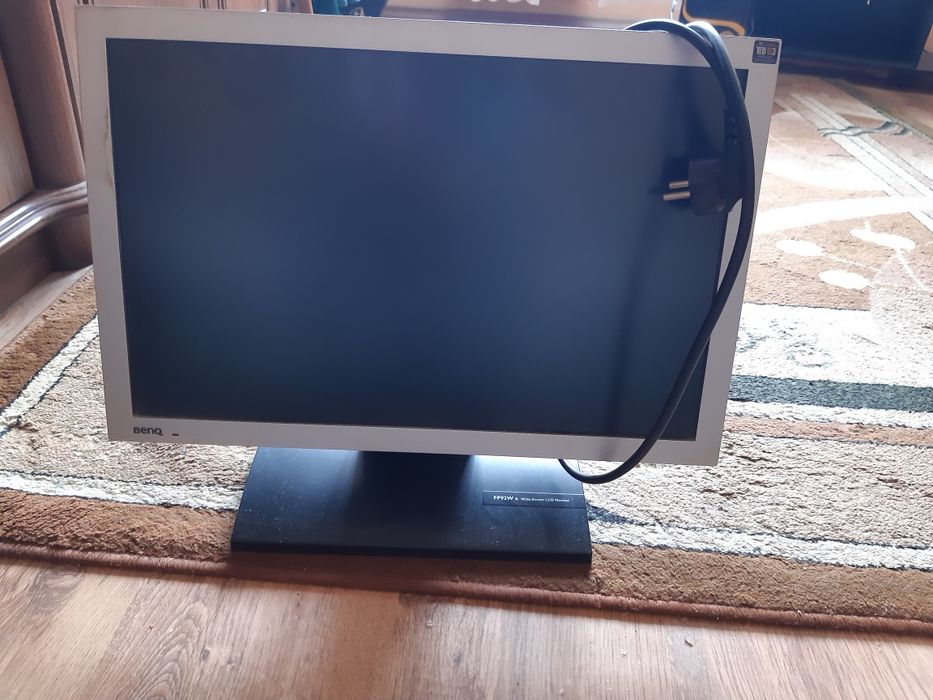 Monitor 14 cali stan idealny