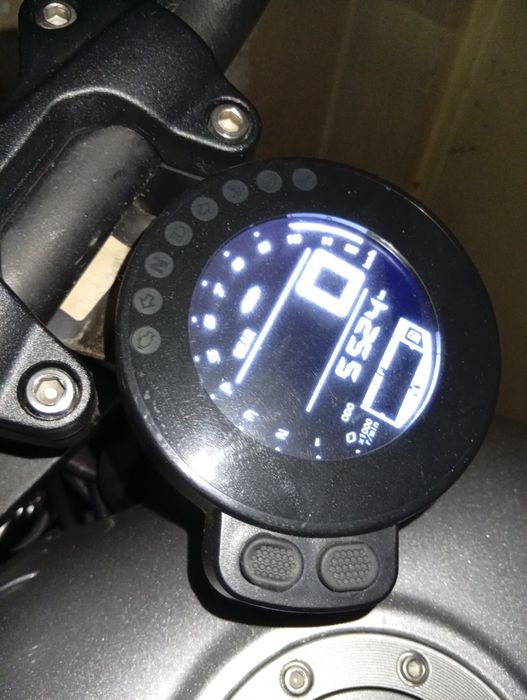 Benda Venetor 125 estilo e economia