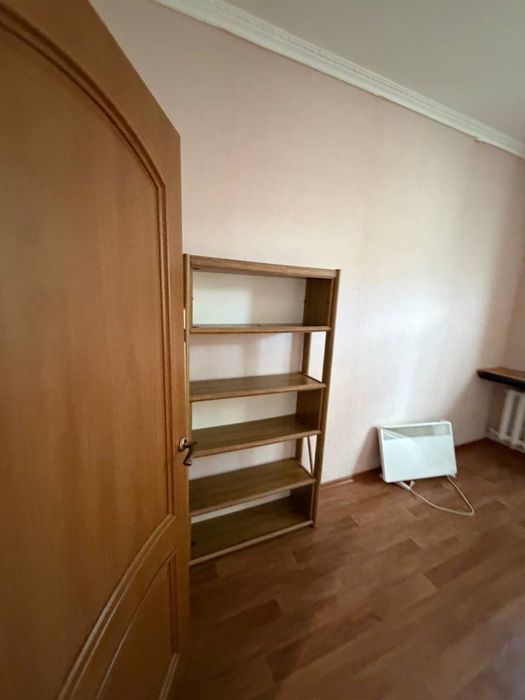 продам 4 комнатную квартиру