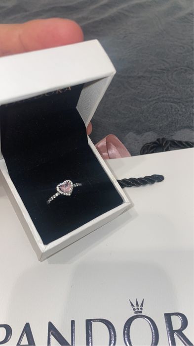 pierścionek pandora róźowy nowy