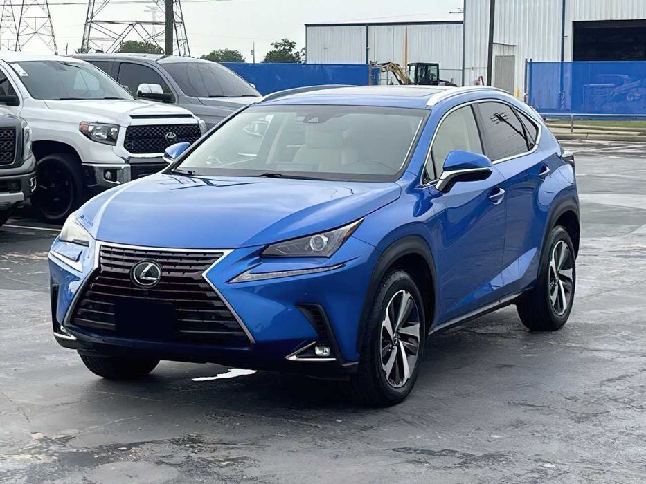 Lexus NX      2019