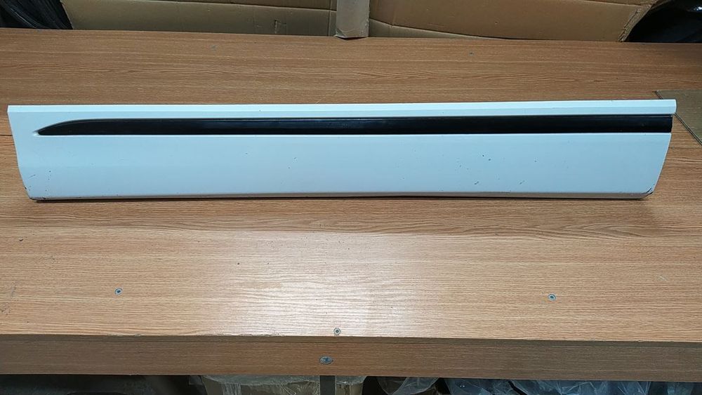 Audi q8 накладка дверки передня ліва 4m8853059d