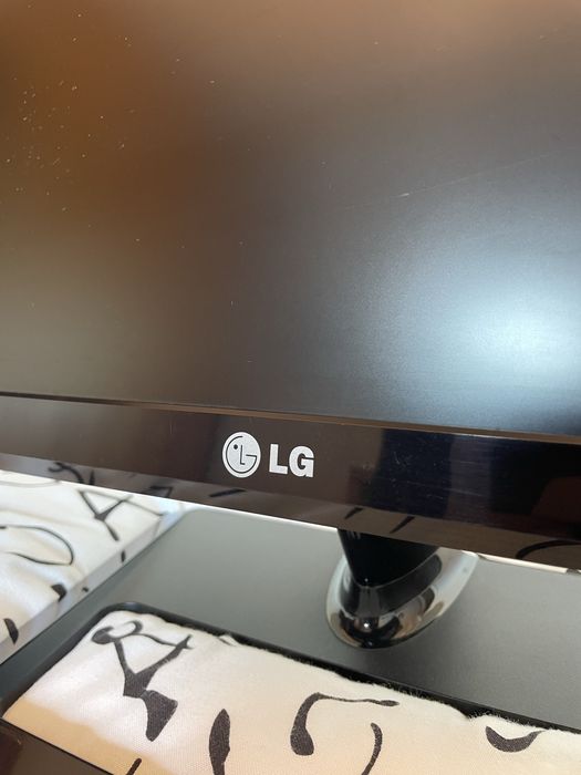 TV / Monitor LG 24" (M2452D)