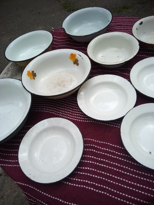 Продам тарелки металлические и разные миски аллюминиевые