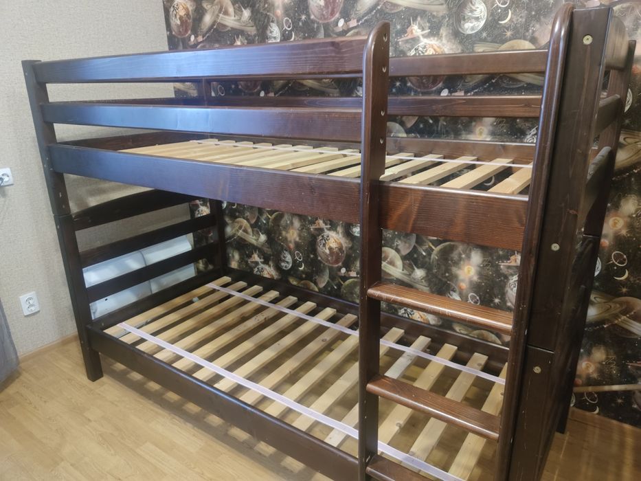 Продам двоярусне ліжко