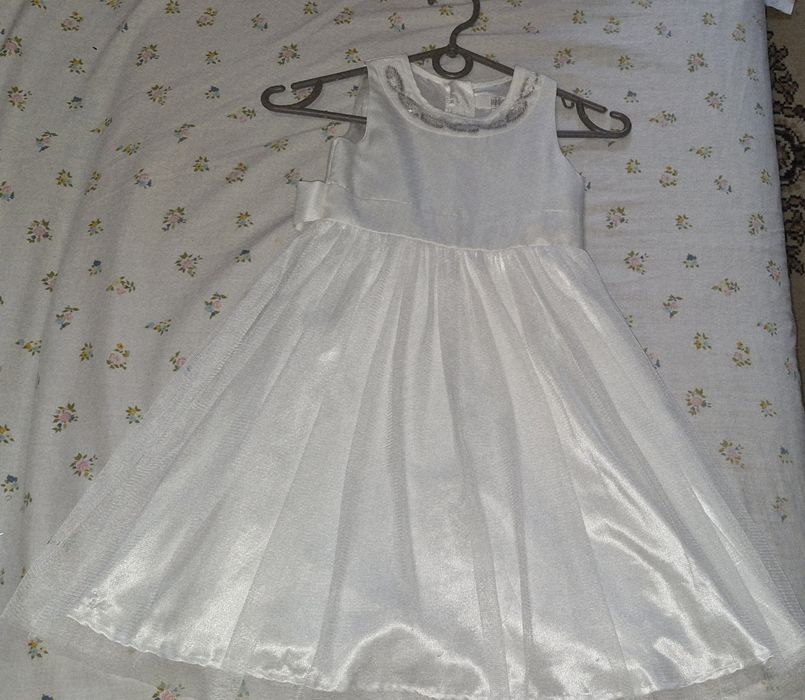 Плаття біле святкове 104р