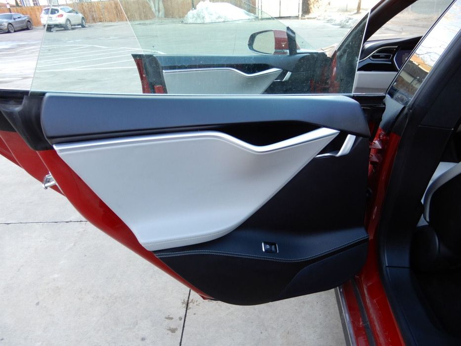 2016 Tesla Model S 85D