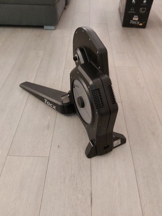 Trenażer Tacx Flux S Smart