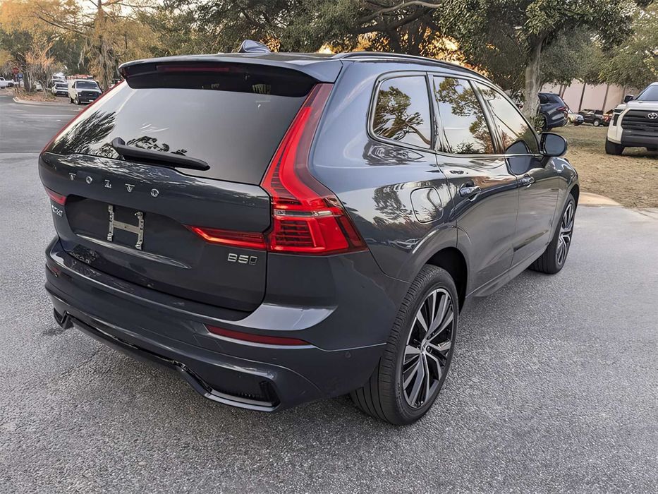 Volvo XC60      2024