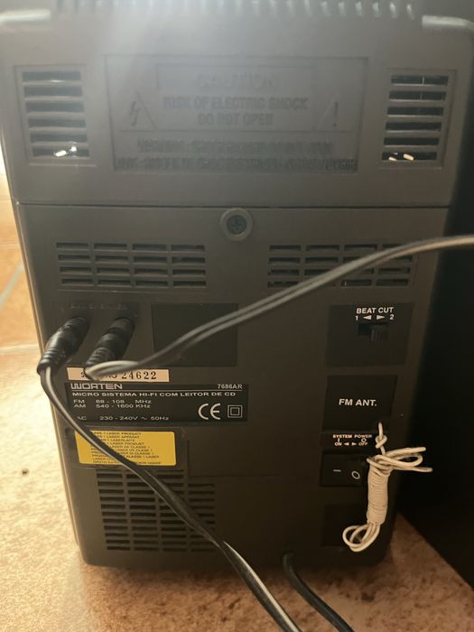 Aparelhagem com 2 colunas- Rádio / cassete / CD