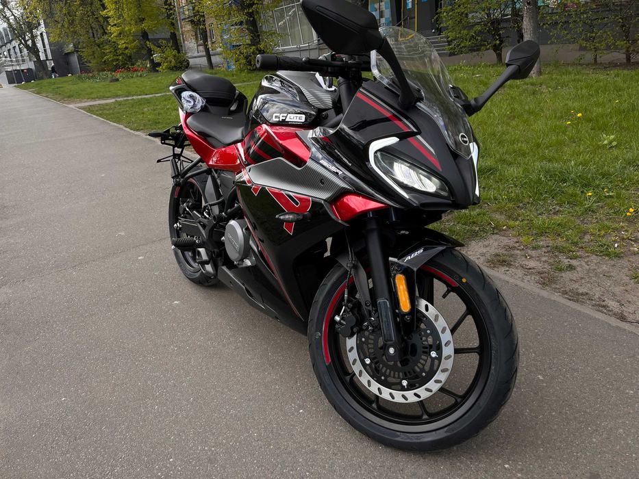 Мотоцикл CFMOTO 250SR LITE