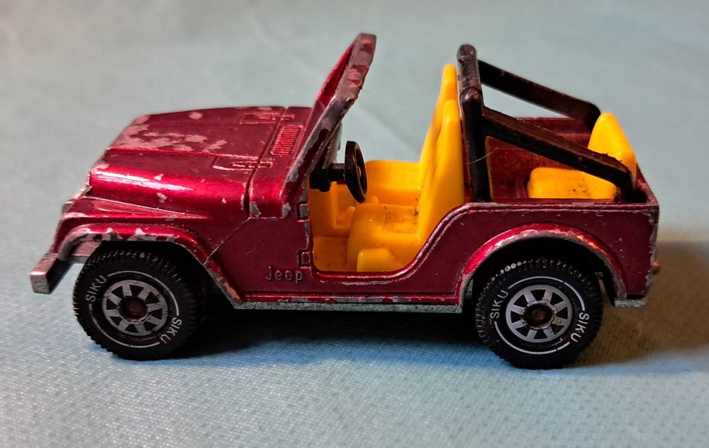 Stare autko, resorak Siku -  Jeep CJ-5