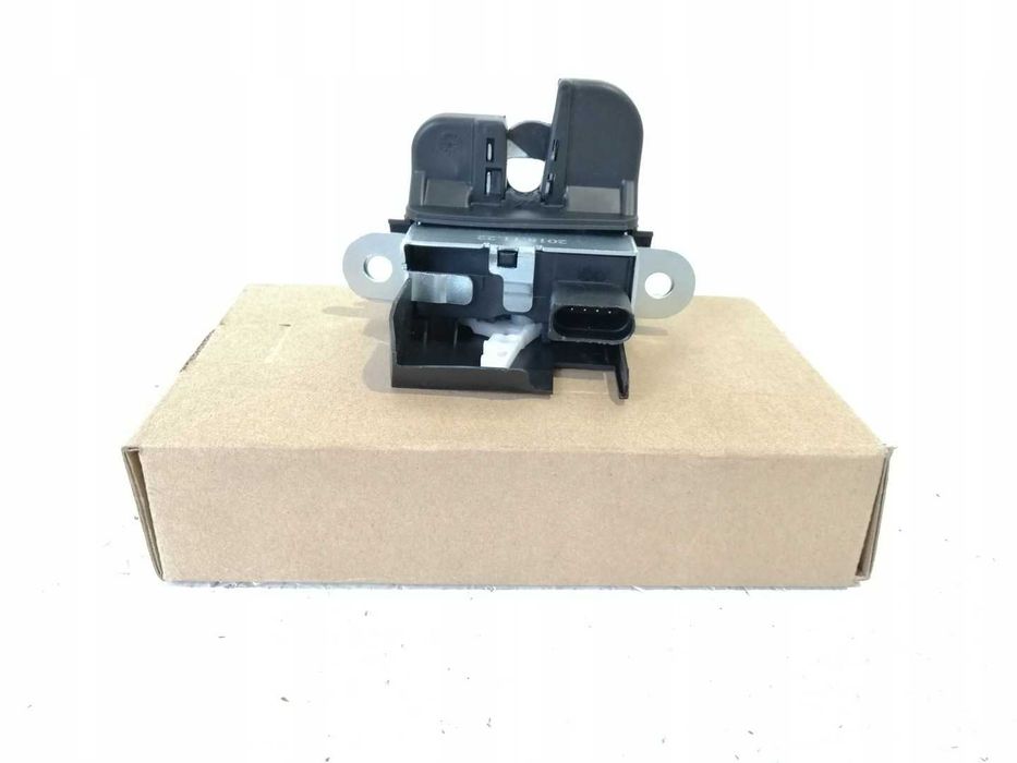 GOLF V VI PASSAT B6 TOURAN TIGUAN leon II toledo altea zamek bagażnika