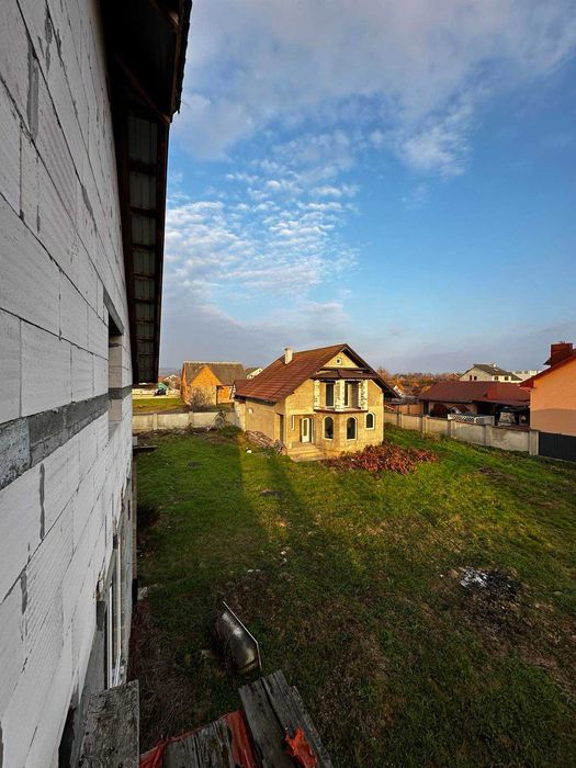 Продається 2 будинки в смт. Буштино