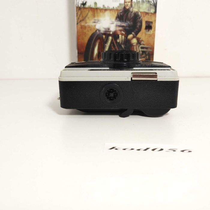 KODAK Instamatic 77X - analogowy aparat fotograficzny na film 126
