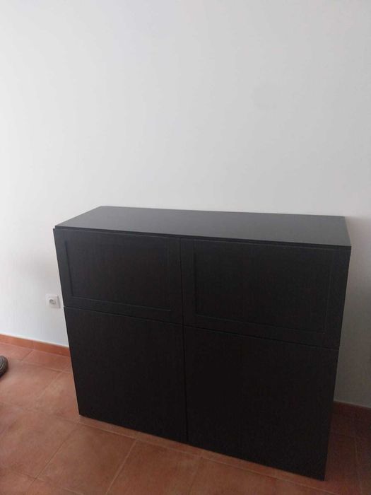 Aparador IKEA + dispositivos p/ abrir portas - óptimo estado