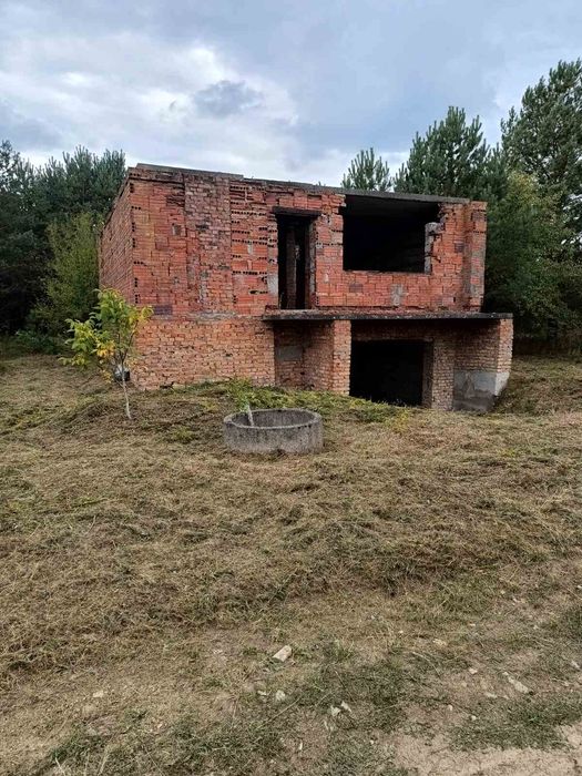 Дачна ділянка з недобудовою
