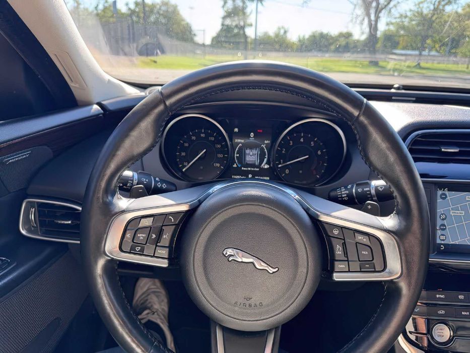 Jaguar XE 25t Prestige      2018