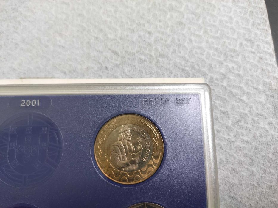 Moedas Escudos em carteira PROOF 2001