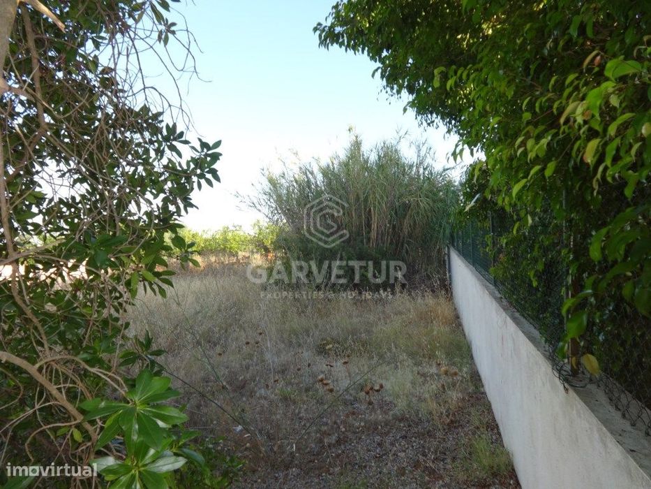 Urban plot with feasibility for constructing a residential house, Faro, Al...