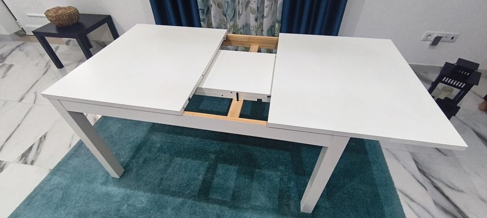 Mesa branca extensível