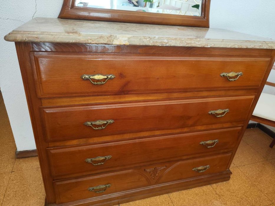 Vendo pelo melhor preço Mobília de Quarto