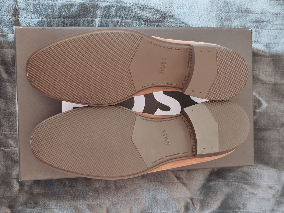 Sapatos BOSS 40.5 Novos