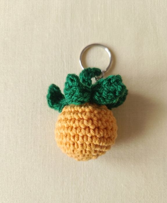 Brelok ananas ręcznie robiony na szydełku