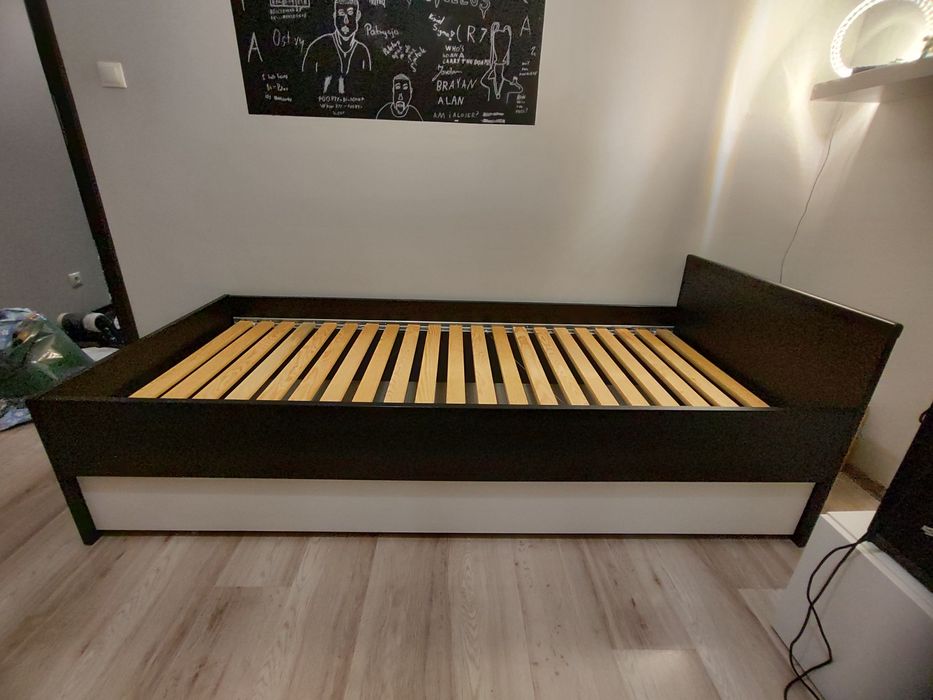 Łóżko młodzieżowe 90x200 z materacem