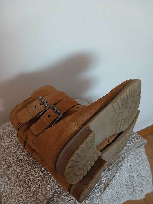 Botas bershka como novas
