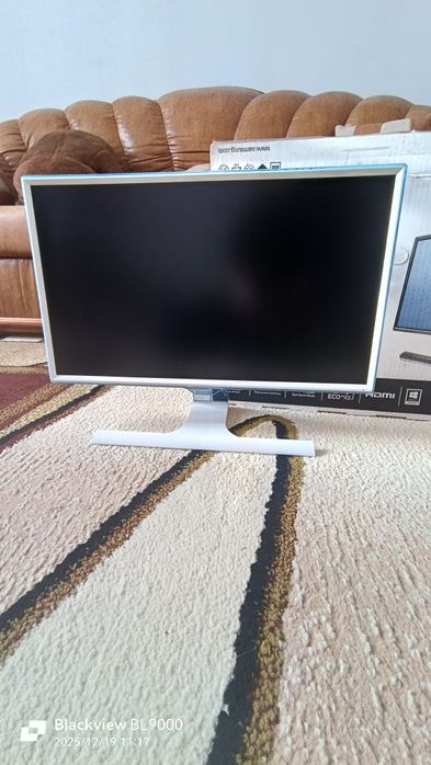 Монитор Samsung S24E391HL