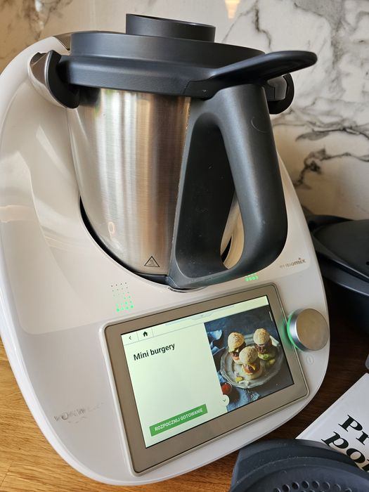 Thermomix TM 6 z akcesoriami i książkami