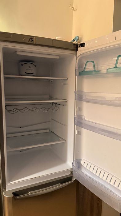 Lodówka Indesit 186 cm używana, sprawna