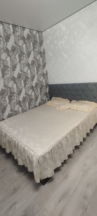 Покривало  з подушками