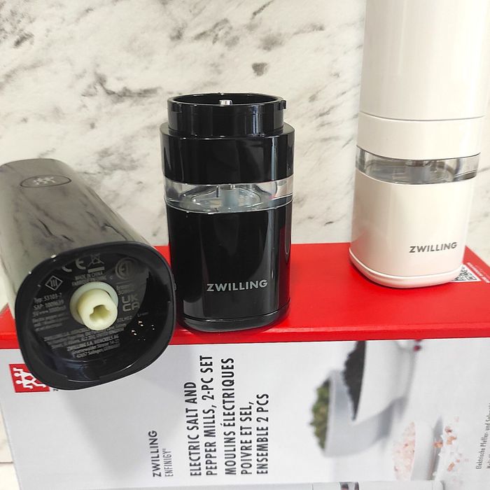 Набір електричних подрібнювачів для перцю та солі Zwilling.