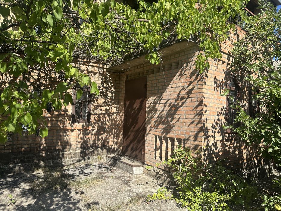 великий будинок біля міста розсрочка