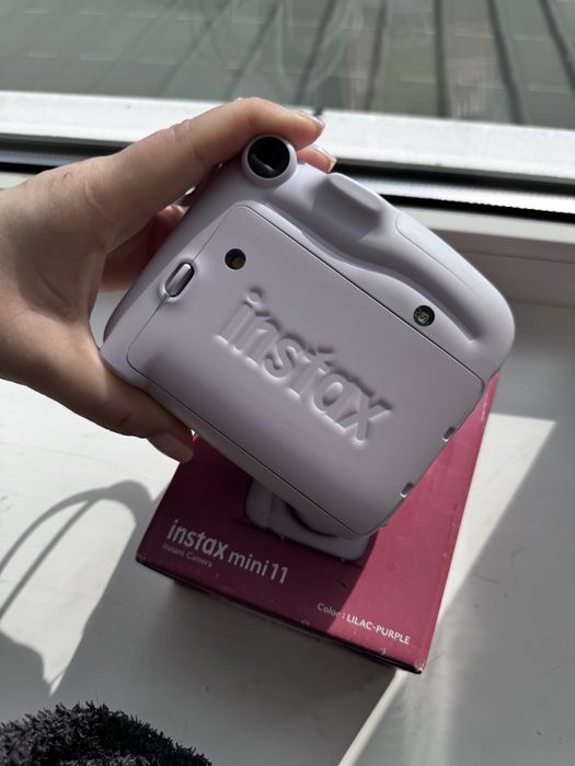 Фотокамера миттєвого друку Instax mini 11